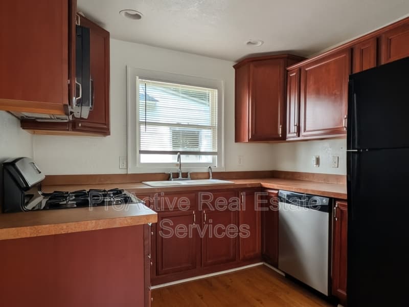 Norfolk House: 1412 Melrose Parkway