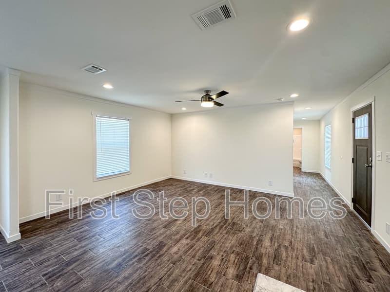 Greenville House: 237 Noriker Dr