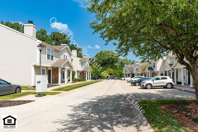 Fort Wayne Townhome: 7719 E State Blvd