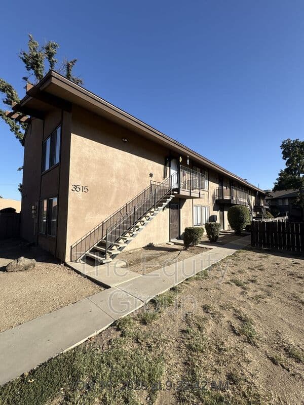 Visalia House: 3515 W Campus Ave -1