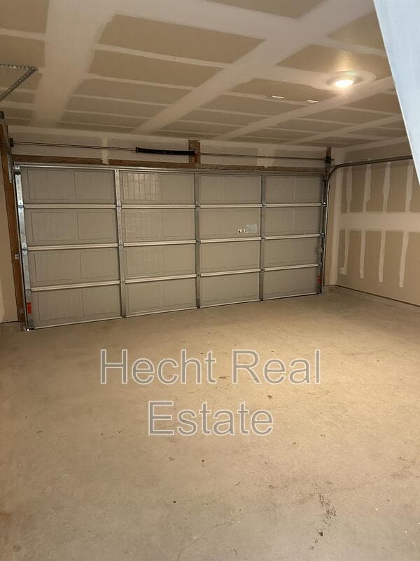 Seguin House: 5850 Coahuila