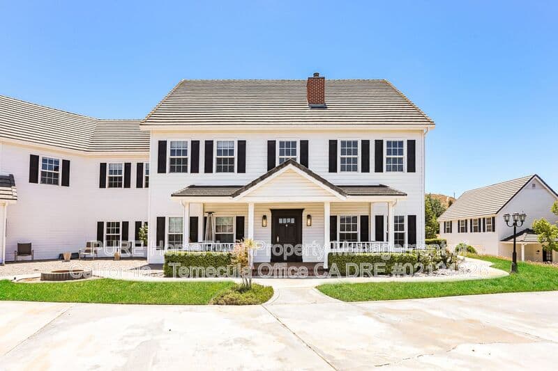 Murrieta House: 36475 Avenida La Cresta