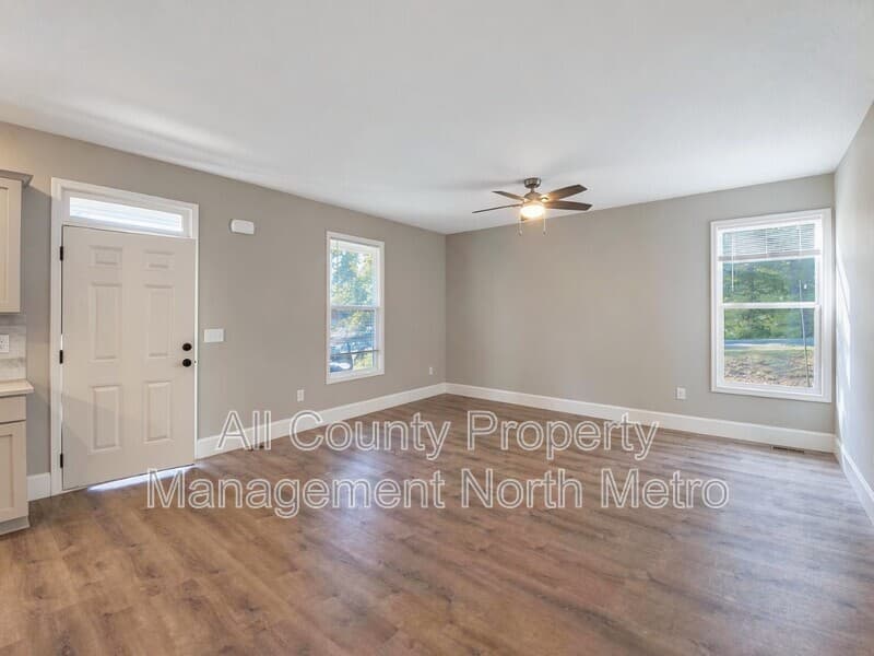Cumming House: 5390 Valley Drive