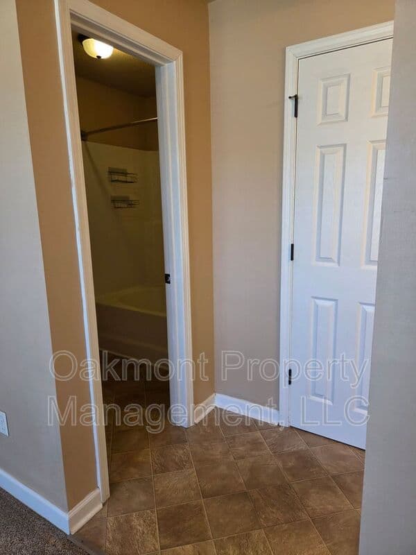 Fayetteville House: 3929 Eastdale Drive