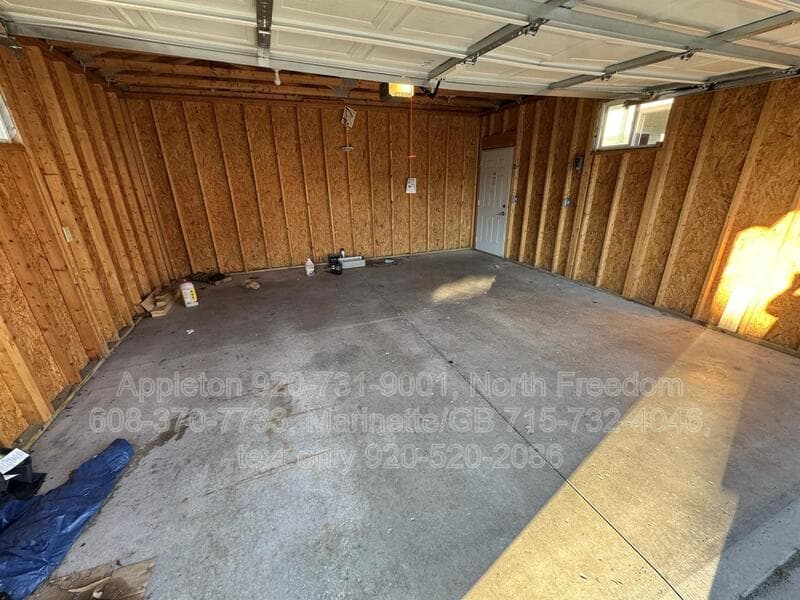 New Holstein Condo: 2103 Broadway St- Upper
