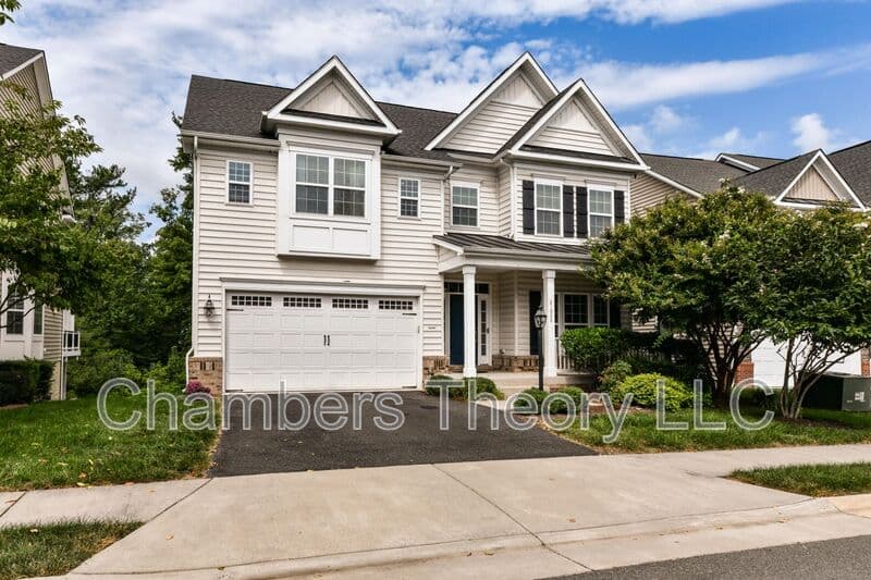 Ashburn House: 21026 Potomac Trail Cir