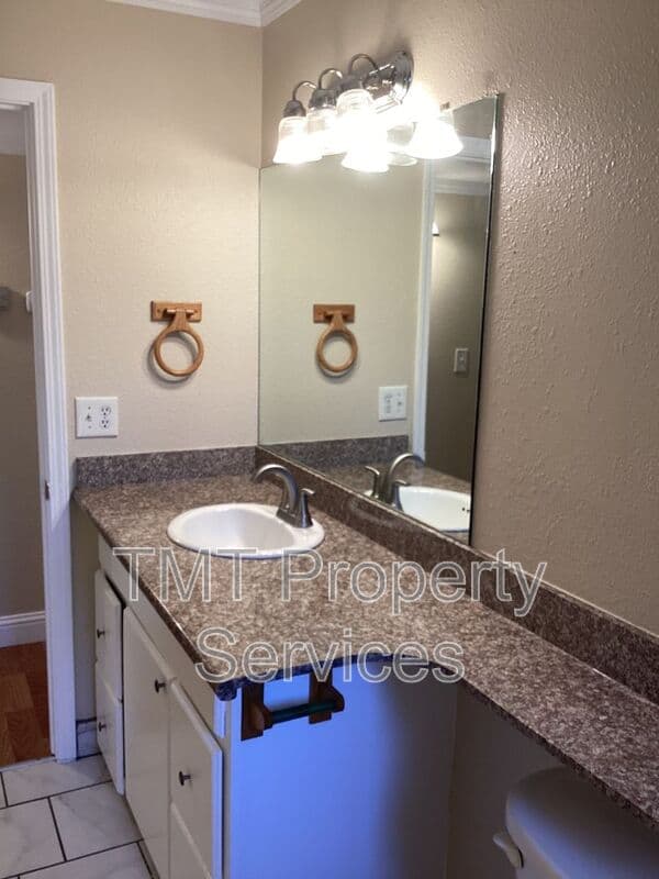 Stockton House: 226 Kilt Ct
