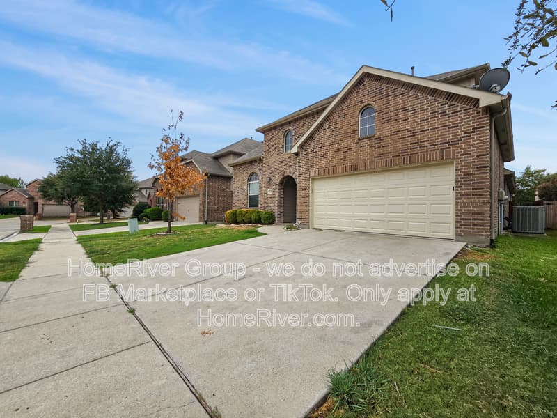 Fort Worth House: 4232 Doe Creek Trl