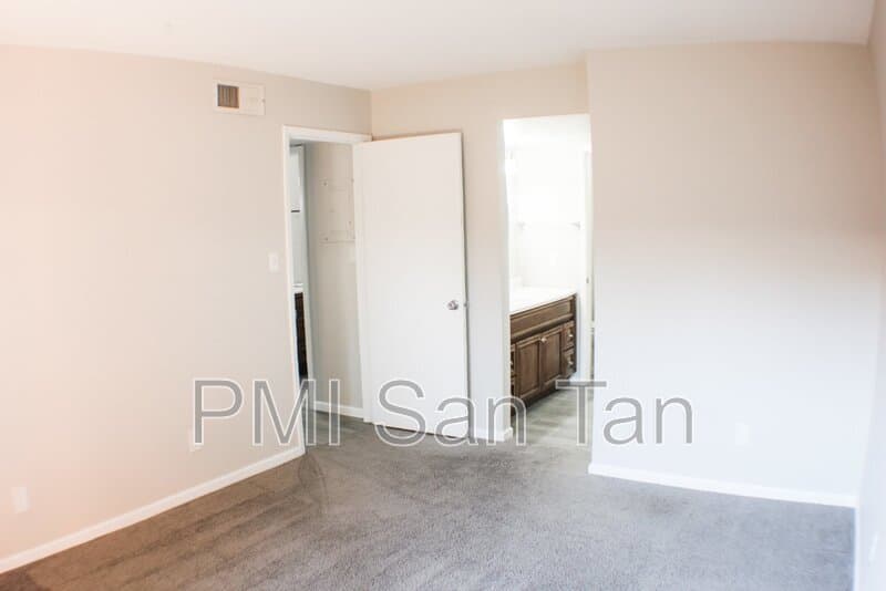 Tempe Condo: 821 South Casitas Drive
