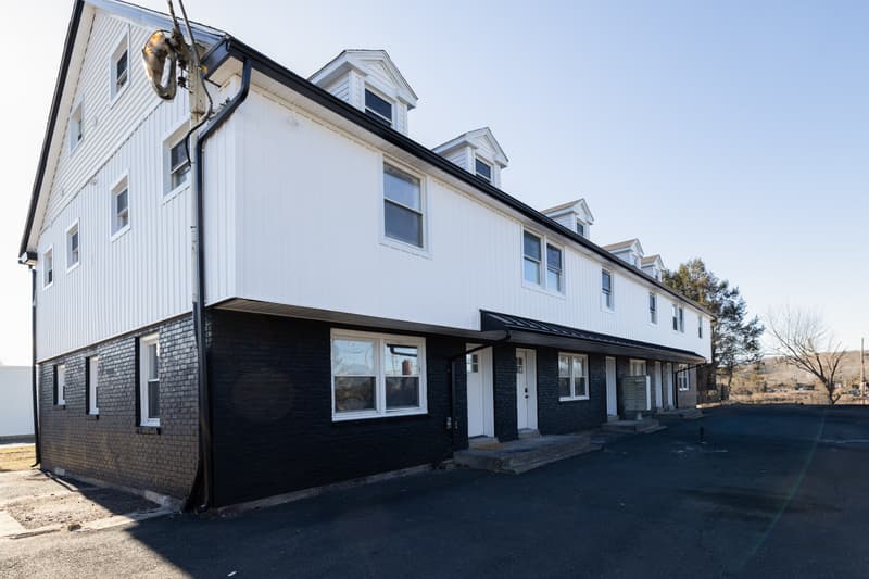 Southington House: 28 Aircraft Road