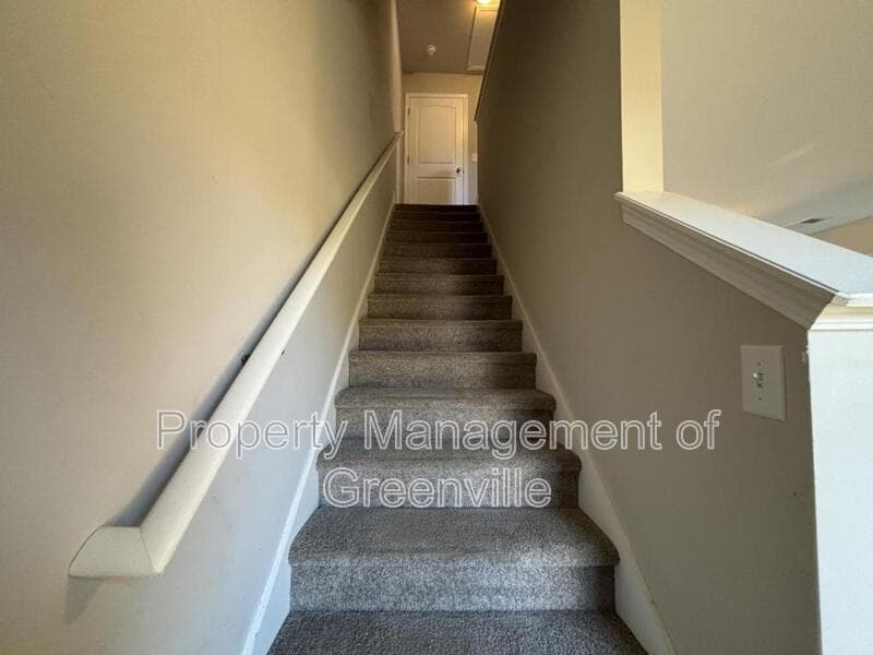 Anderson Townhome: 121 Rubin Ave
