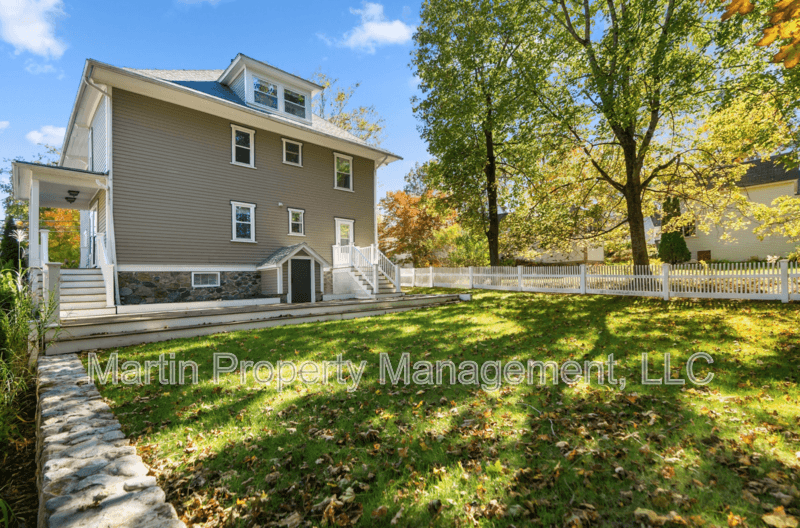 Andover Condo: 64 High Street - B