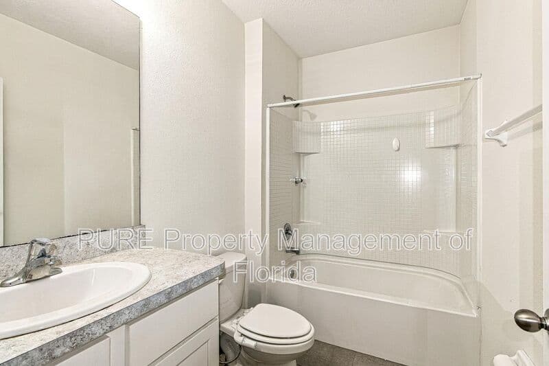 Ocala House: 4950 NE 15th Place