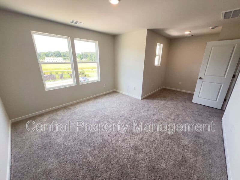 Spartanburg House: 6018 Tavener Drive