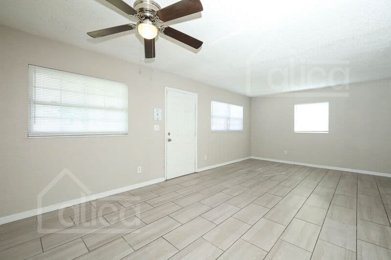 Orlando House: 4464 Piedmont St