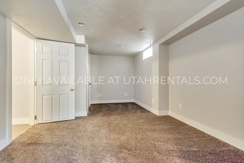 American Fork House: 411 W Main St