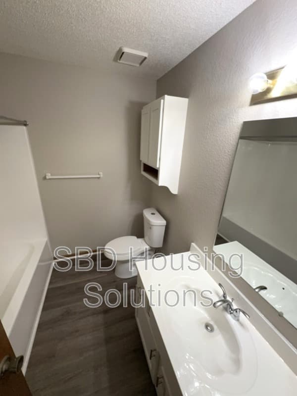 Independence Condo: 16606 E Gudgell Rd