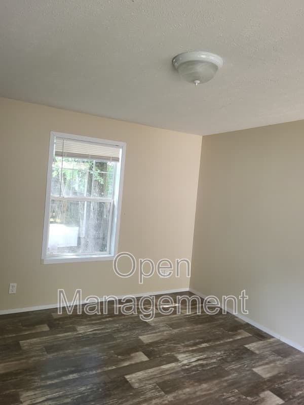 Louisville House: 3416 Kramers Ln