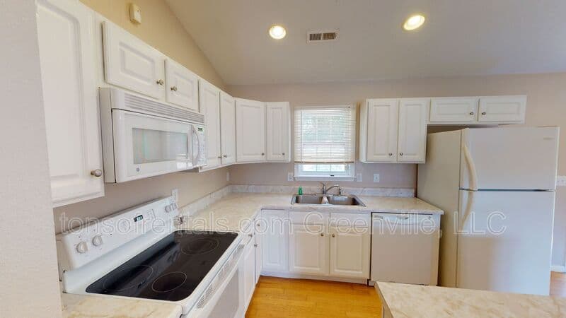 Lyman House: 226 Heatherbrook Drive