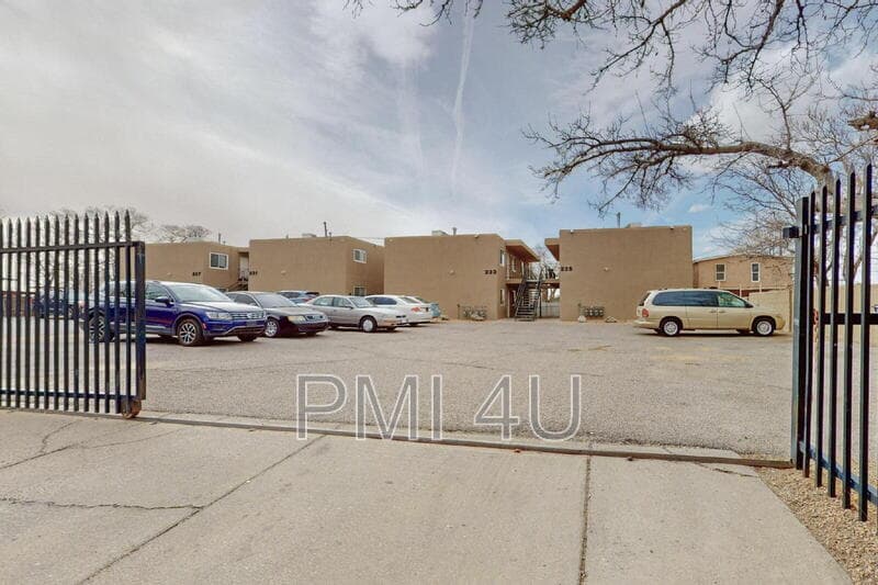 Albuquerque Condo: 227 Tennessee St NE