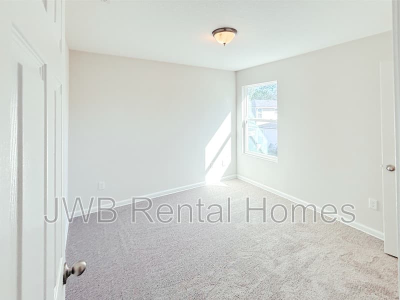 Jacksonville House: 8604 Dandy Ave