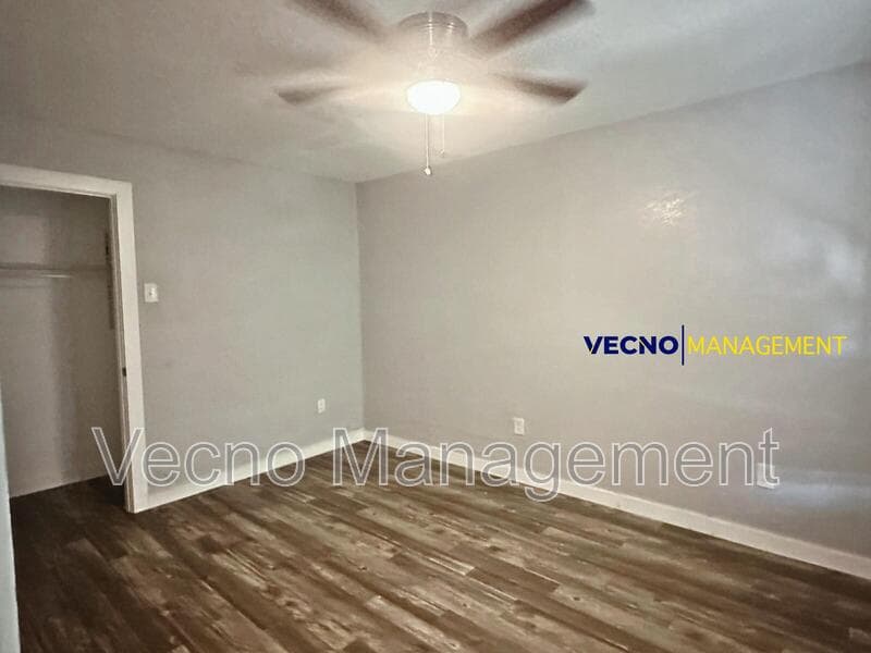 San Antonio Condo: 2305 Pinn Road