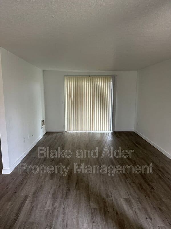 Portland House: 3881 NE 152nd Ave