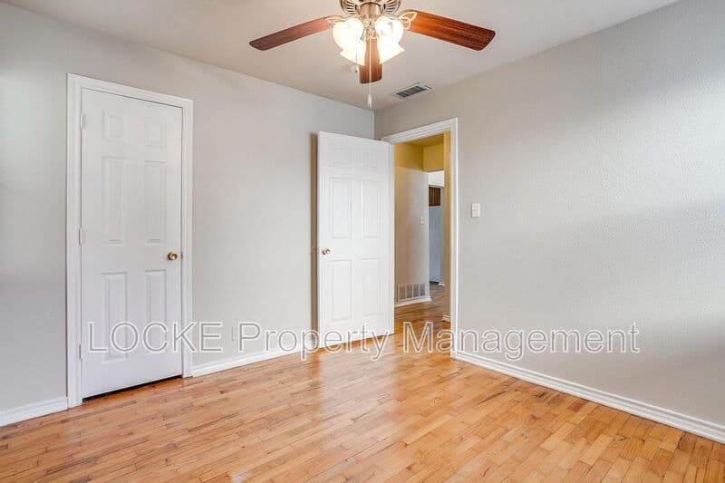 Fort Worth House: 3419 South University Drive