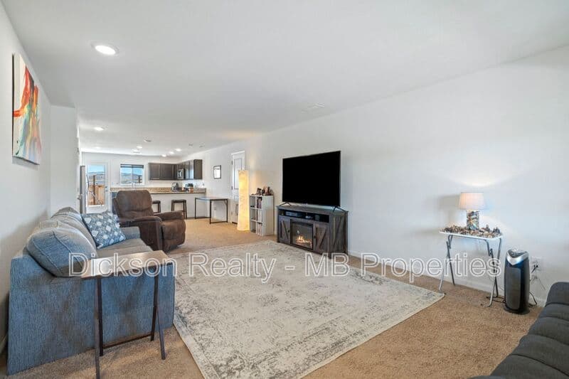 Reno House: 635 Fallon Station Road