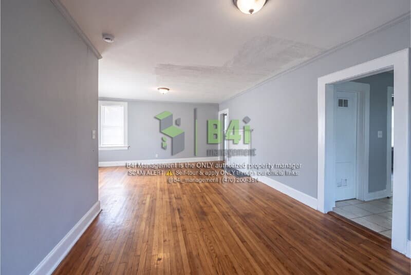 Columbus House: 243 Margaret Avenue