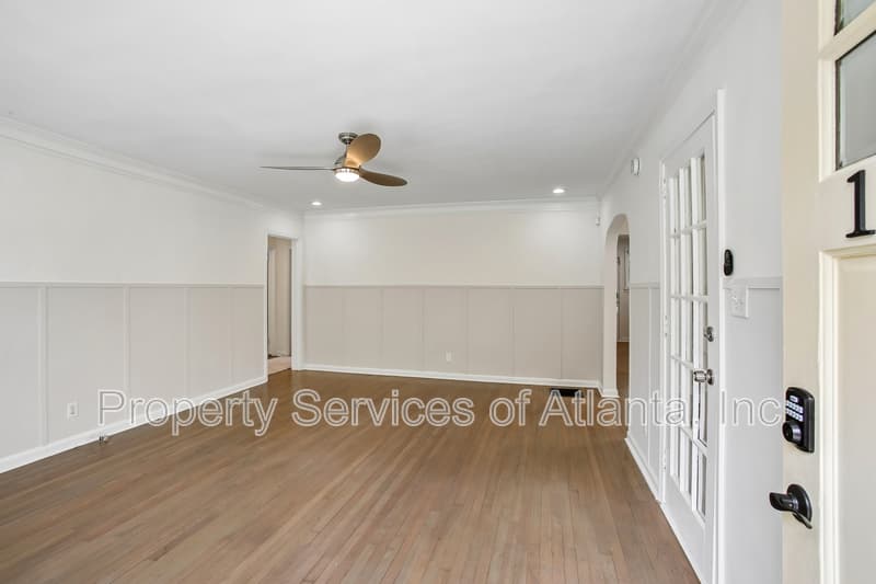 Atlanta House: 1649 Beecher St SW