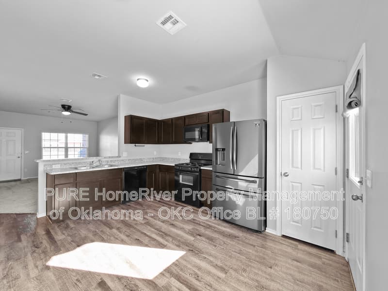 Noble House: 1504 Sandstone