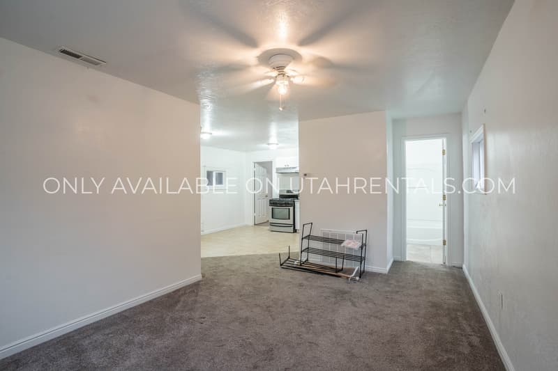 Provo House: 637 N 600 W