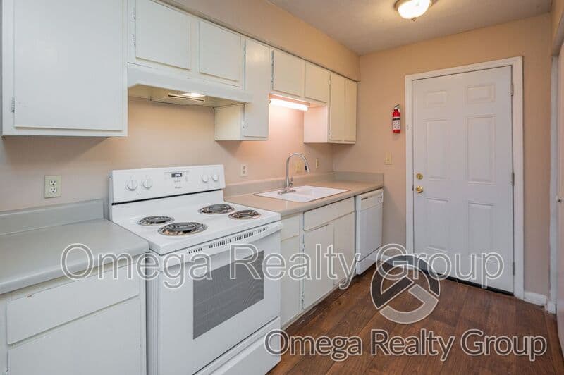 Phenix City Apartment: 901 25th Ave