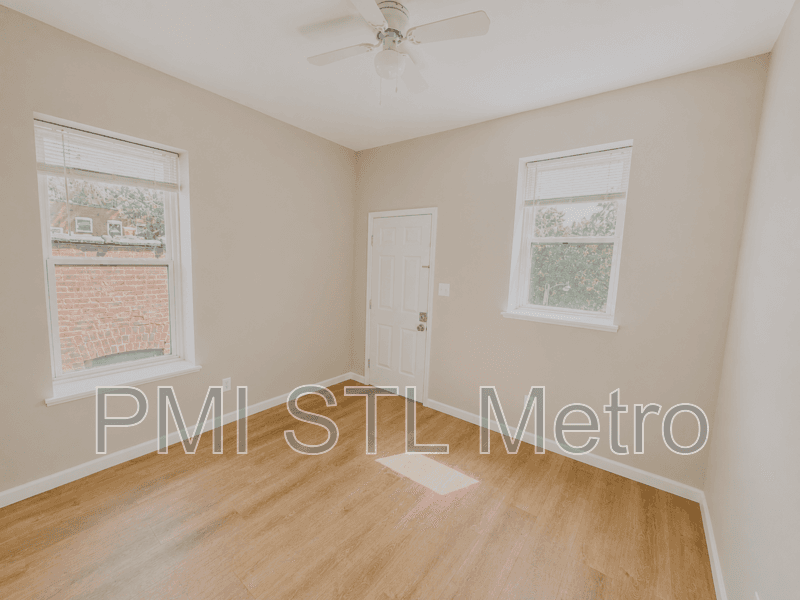St. Louis Apartment: 3672 Russell Blvd