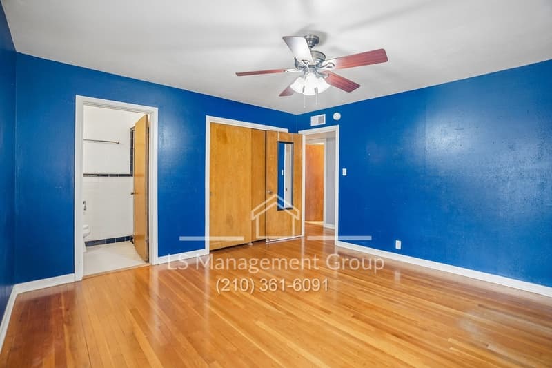 San Antonio House: 106 Springwood Drive