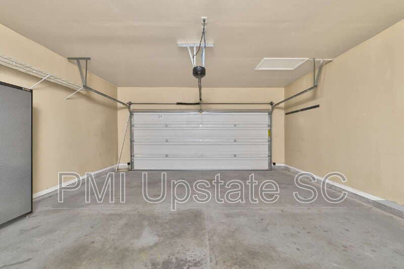 Simpsonville House: 218 Marefair Ln