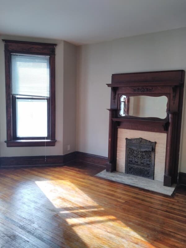 Davenport Condo: 602 W. 3rd St. #4A