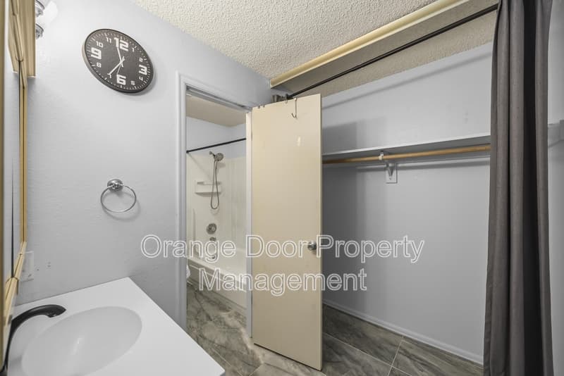 Kent Condo: 23601 112th Avenue SoutheastA102