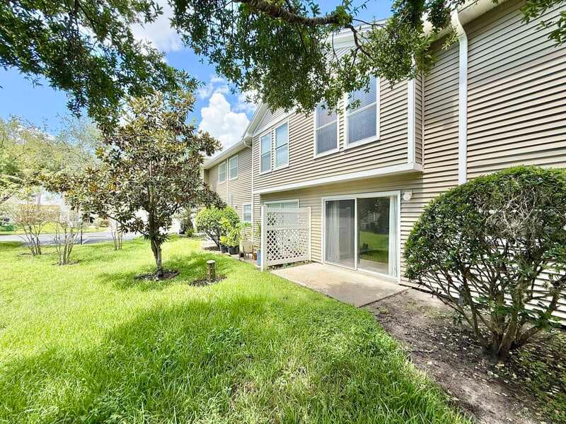Largo Townhome: 8006 Thoroughbred Loop - 1