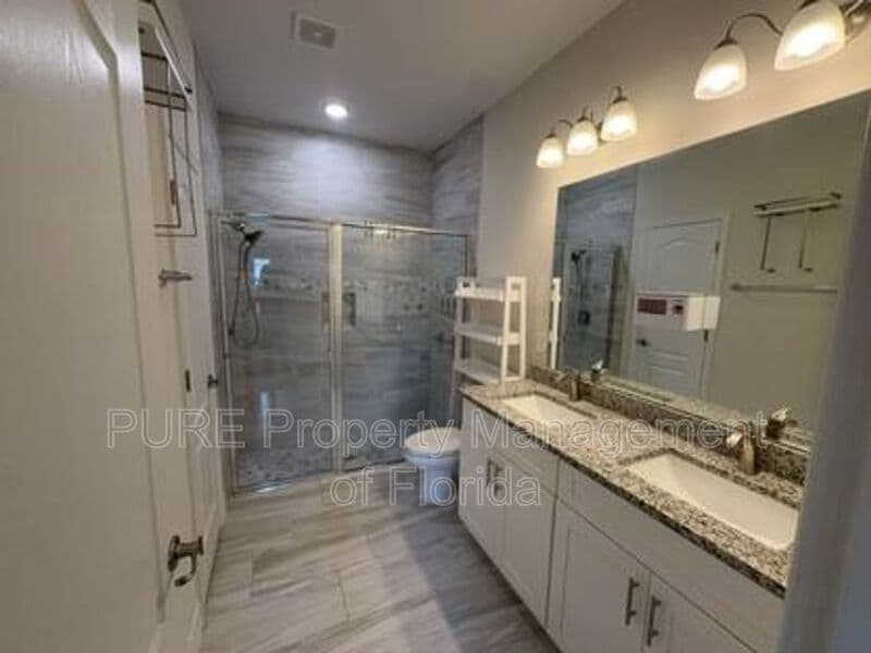 Ocala House: 13831 Sw 33rd Terr