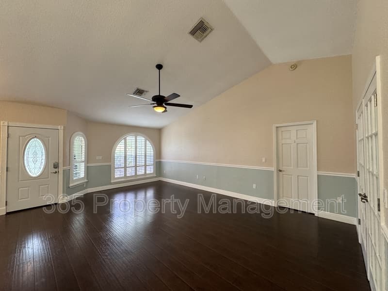 Spring Hill House: 6153 Mountain Way Avenue