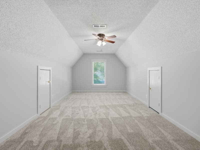 Madison House: 213 Pointe Verde Circle