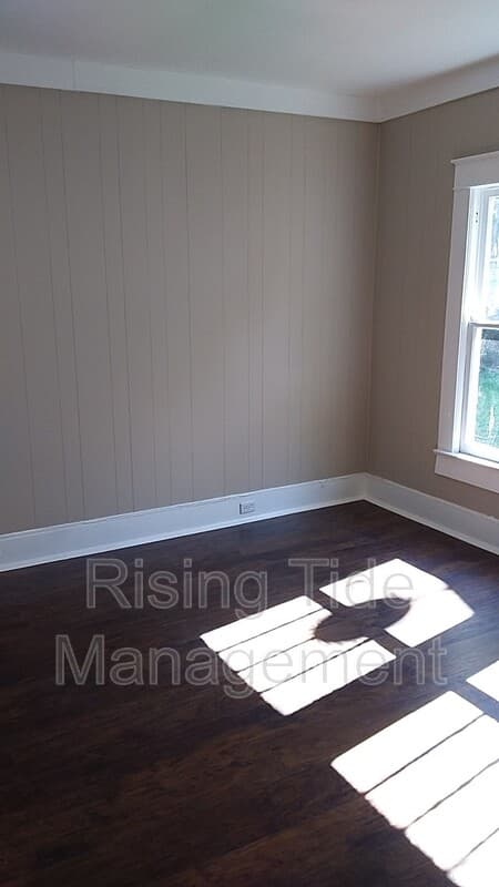 Birmingham House: 4017 39th Ave N