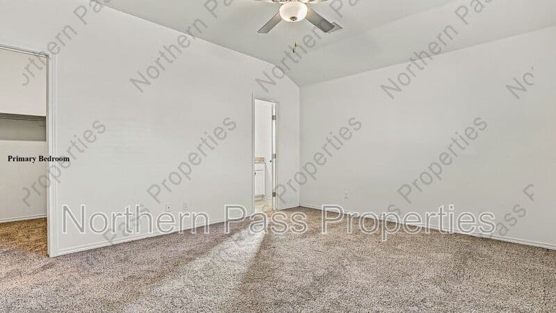 El Paso House: 15153 Composition
