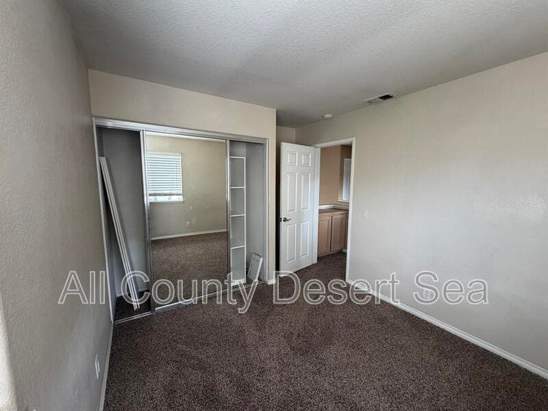 Aliso Viejo House: 12 Saint Moritz St