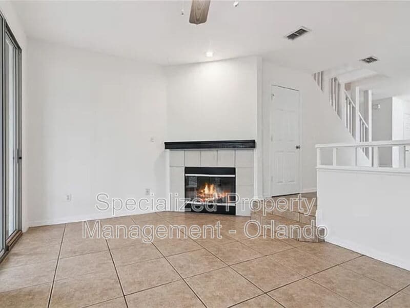 Altamonte Springs Townhome: 685 Scarlet Oak Cir