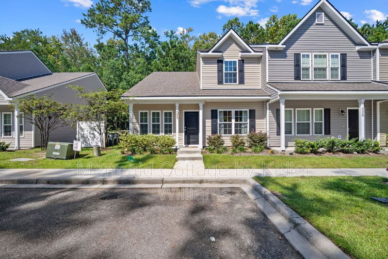 Beaufort Townhome: 222 Admiration Avenue