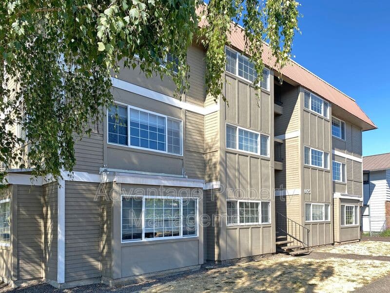 CORVALLIS House: 975 NW GARFIELD Ave