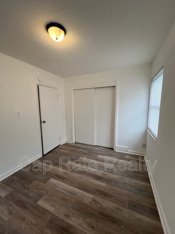 Columbus House: 94 N Hampton Rd
